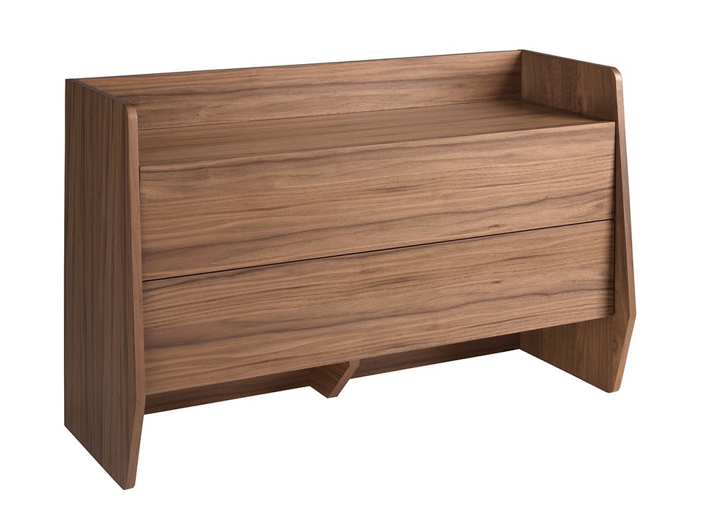 En acabado chapa natural de nogal, cómoda 7176 de Ángel Cerdá