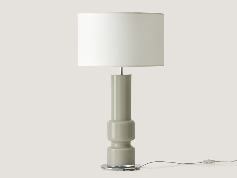 Pie de lámpara con cristal pintado a mano en color verde mole de aromas