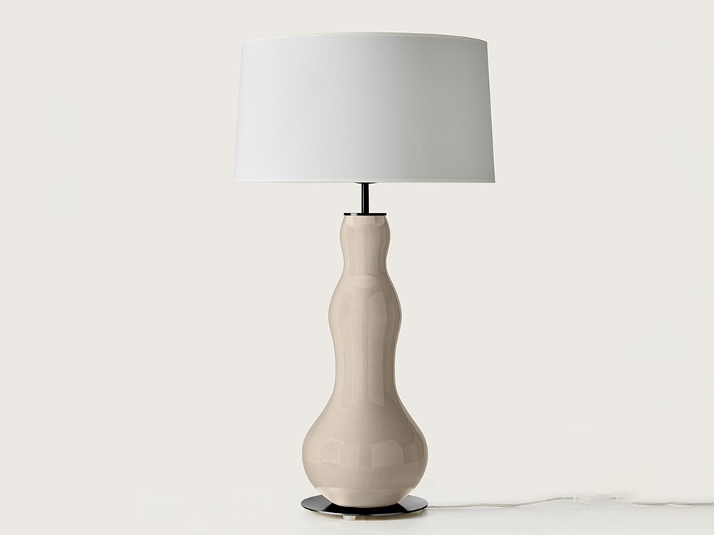 Pie de lámpara de cristal pintado a mano en color nude Melly de Aromas