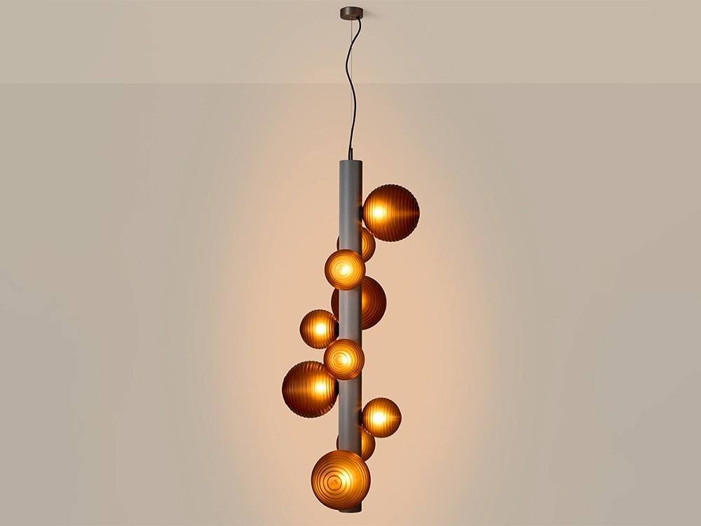 La lámpara Lera puede colocarse en vertical u horizontal de Aromas