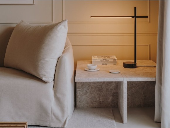 lámpara de sobremesa con base de mármol Tubs regulable touch dimming de Leds c4