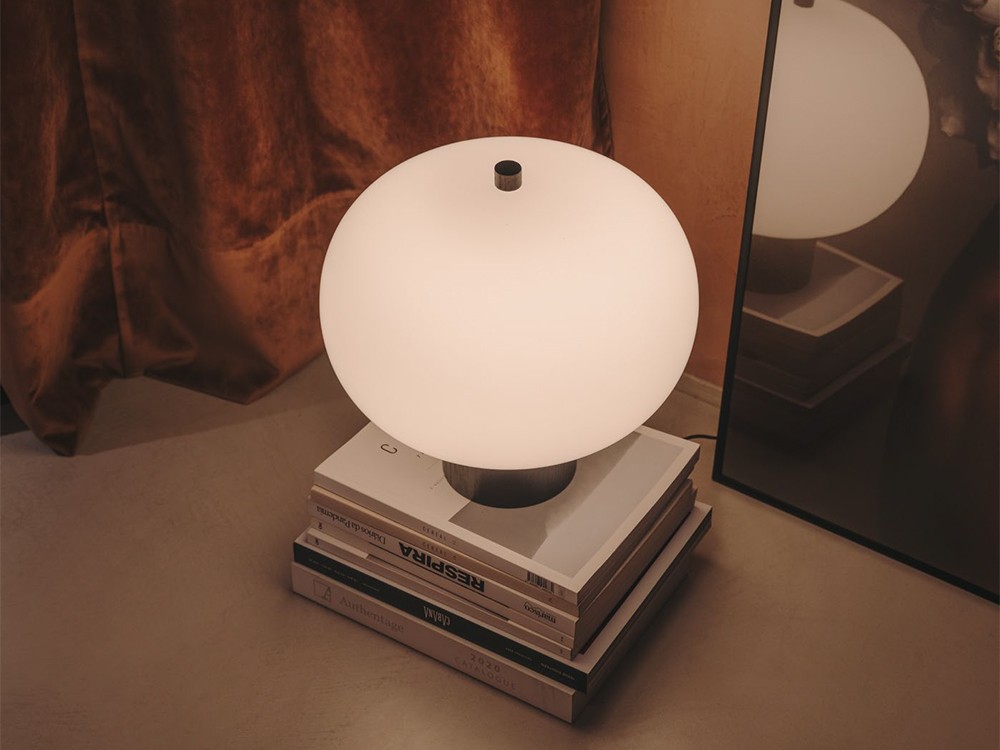 lámpara de sobremesa de diseño Ilargi regulable de Leds C4