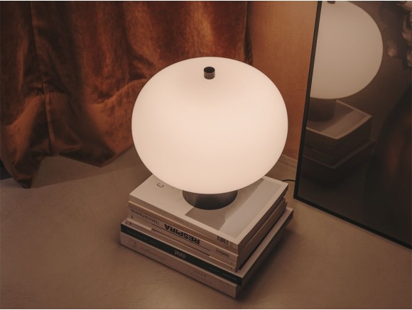 lámpara de sobremesa de diseño Ilargi regulable de Leds C4