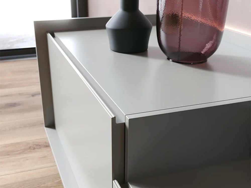 Combina la laca mate con la chapa natural de madera en las composiciones Replay de García Sabaté