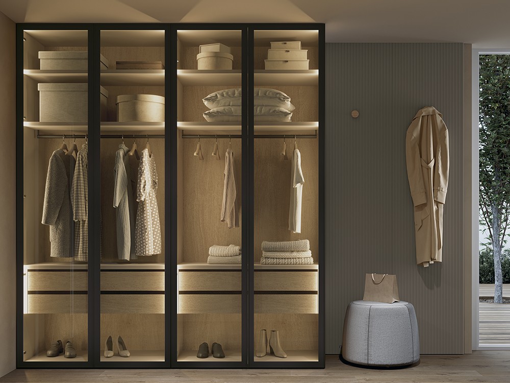 Armario a medida con puertas batientes de cristal parsol Nuda de la colección Misura de García Sabaté