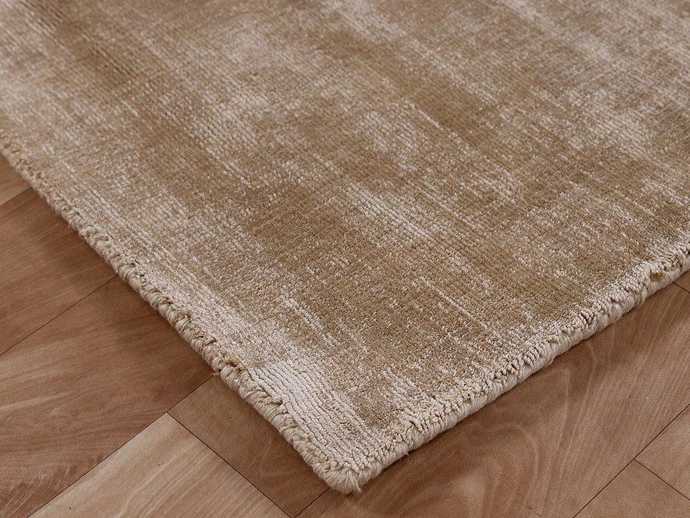 Viscosa con pelo cortado tejido a mano para la alfombra Elegant de Unika