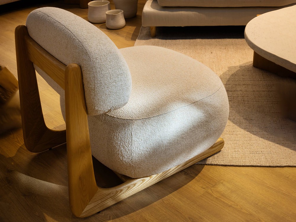 Combina la butaca Mare con otras piezas de la colección Everyday Mediterranean de Unika