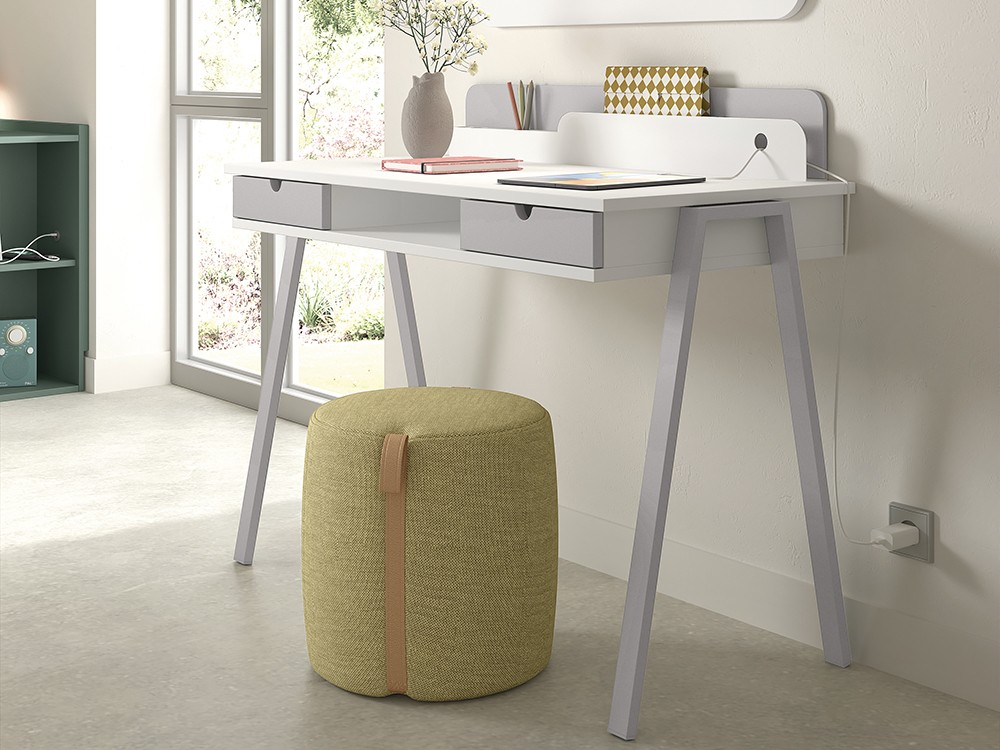 Escoge el acabado que combine con tu estancia para el escritorio AD050 de Glicerio Chaves