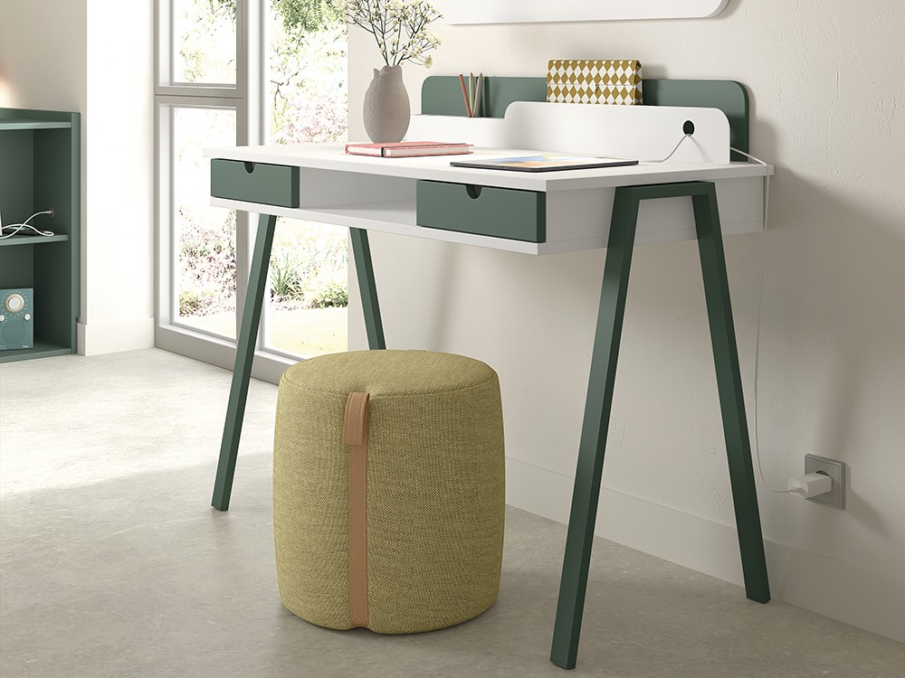 Escritorio con dos cajones y hueco personalizable de Glicerio Chaves