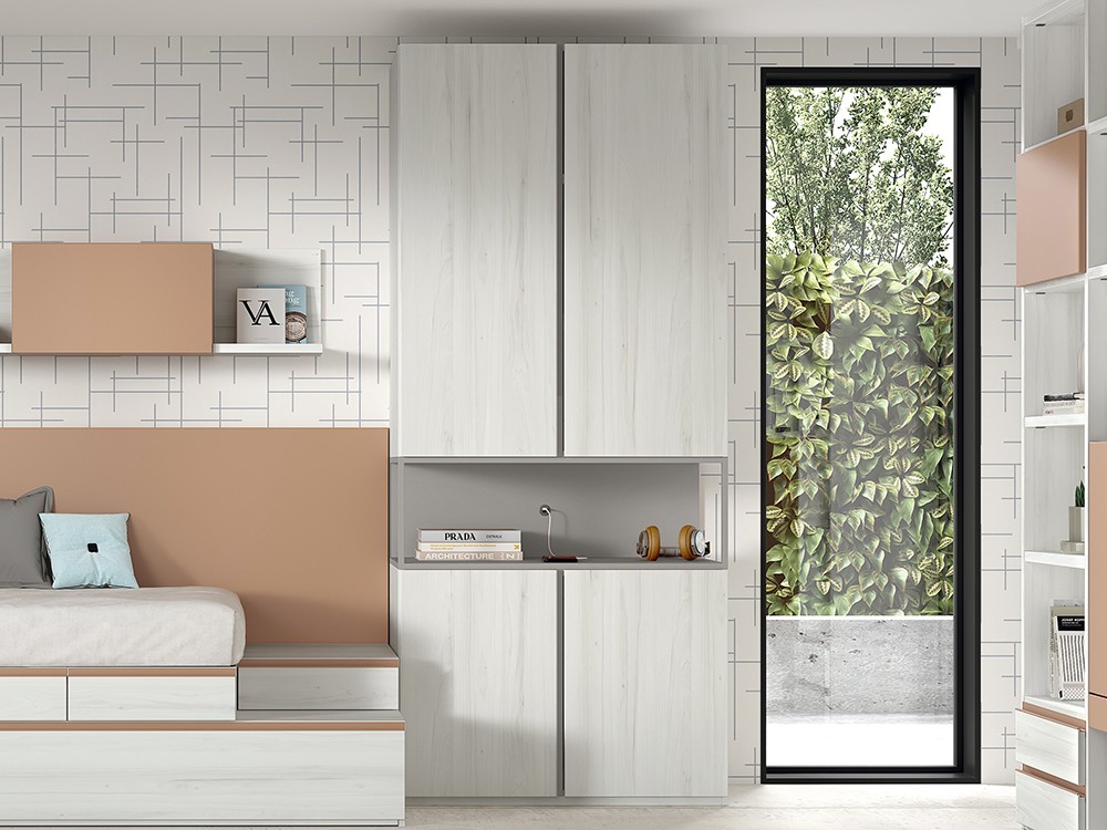 Interior con barra y estantes, puedes personalizarlo. Advance Formas 052 de Glicerio Chaves