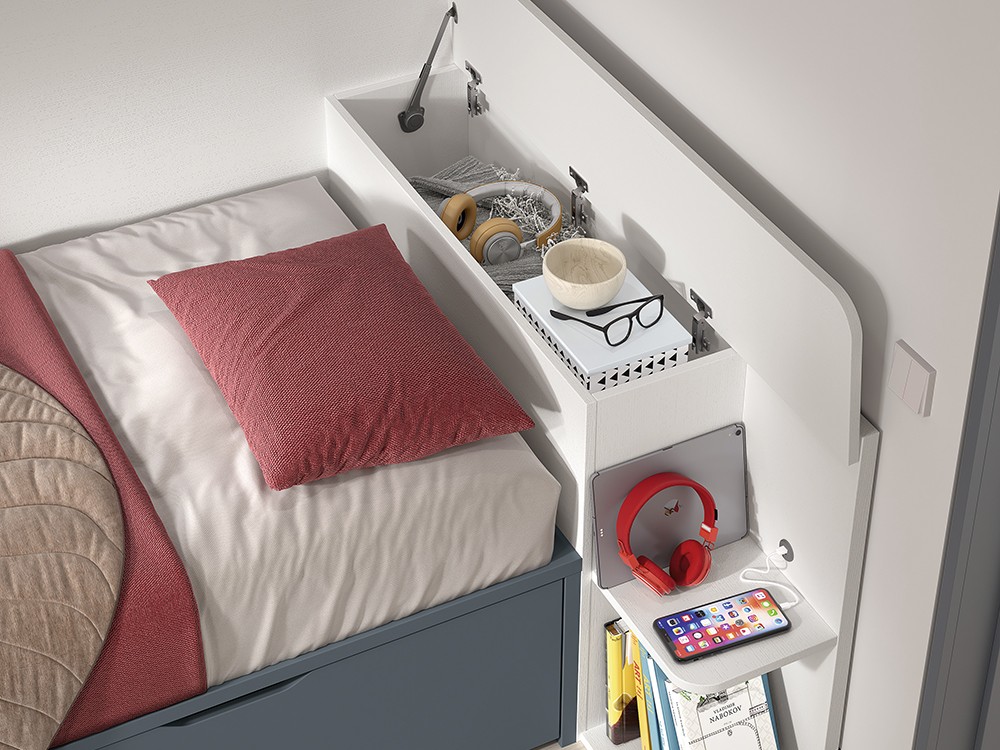 Detalle del cabecero con arcón y estantes de Glicerio Chaves AD056