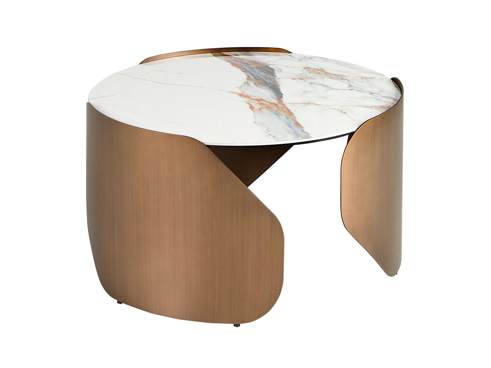 Combina el sobre porcelánico con la base de acero color bronce de Ángel Cerdá en la mesa de centro 2162