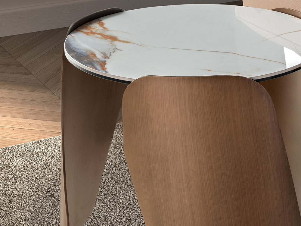 Detalle del sobre y la base de la mesa 2163 de Ángel Cerdá