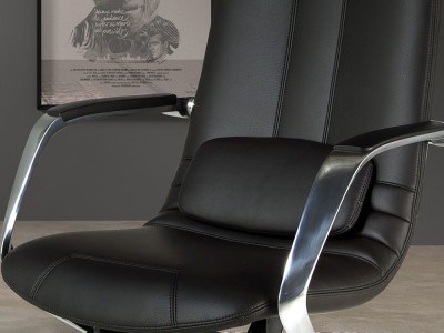 Detalles de la silla 4215 de Ángel Cerdá