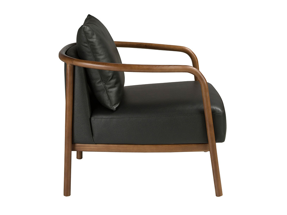 Estructura de líneas redondeadas de madera en color nogal de la butaca 5178 Ángel cerdá