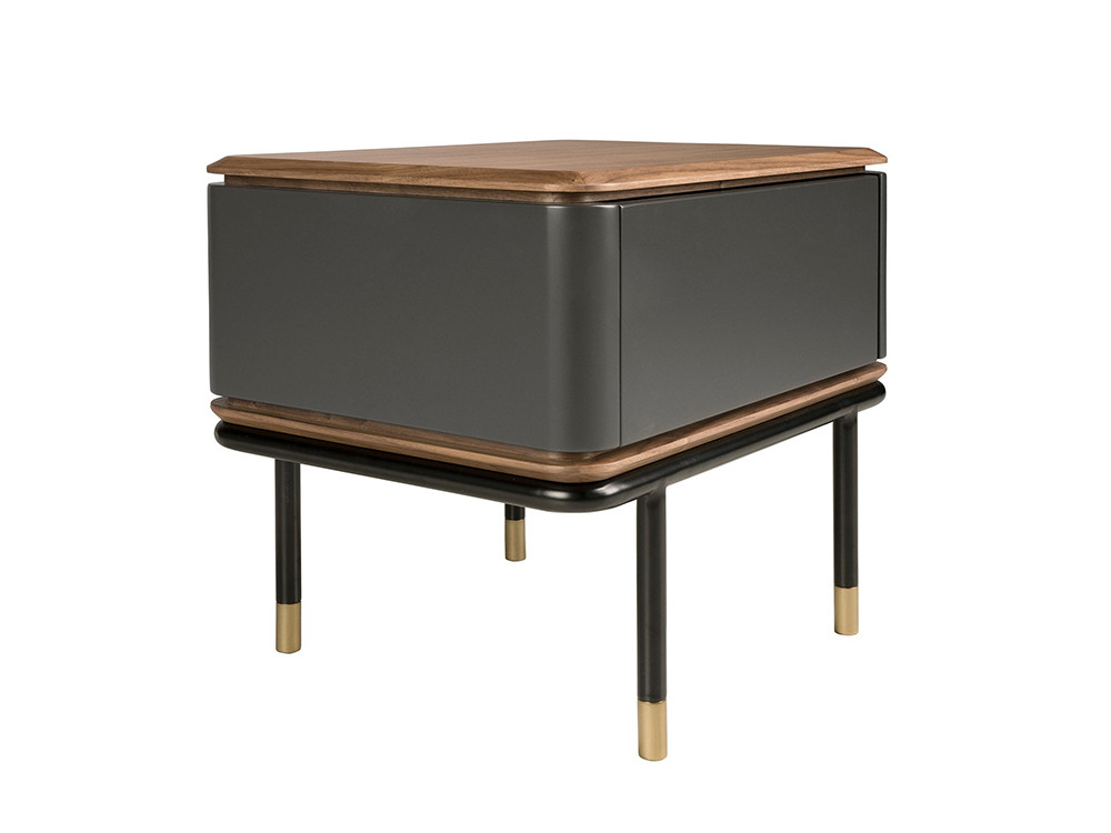 Con un práctico cajón de apertura push, mesita 7170 de Ángel cerdá