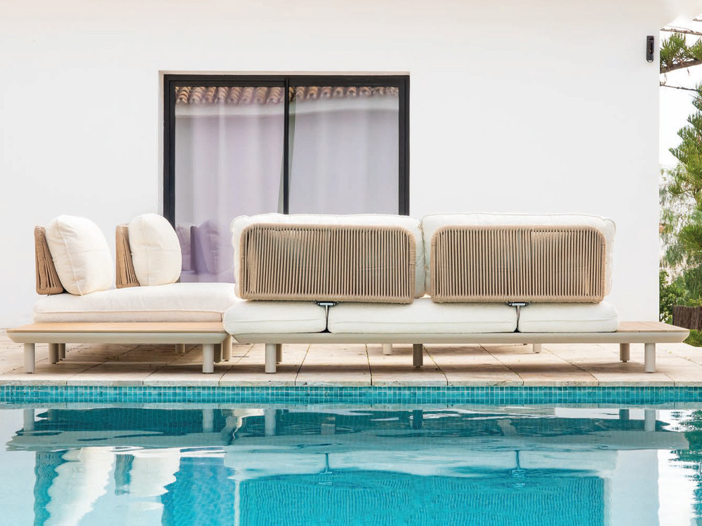 Compuesto por sofá en esquina y mesa de centro Volga de Majestic Garden