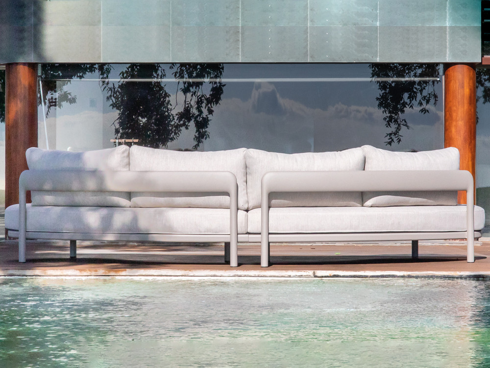 Compuesto por sofá y mesa de centro Tamesis de Majestic Garden