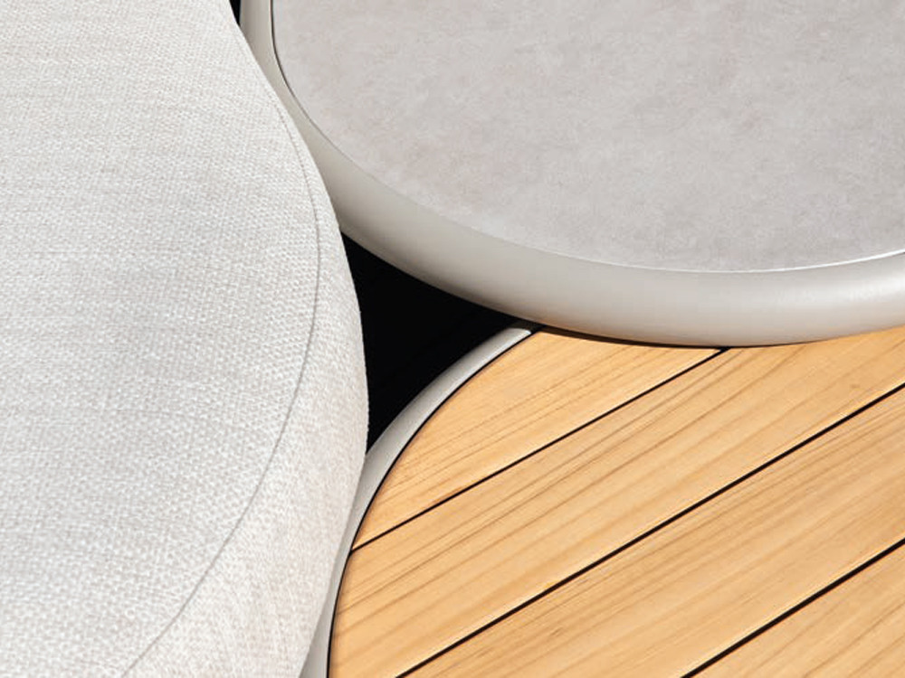 Detalle de las mesas del conjunto Tamesis de Majestic Garden