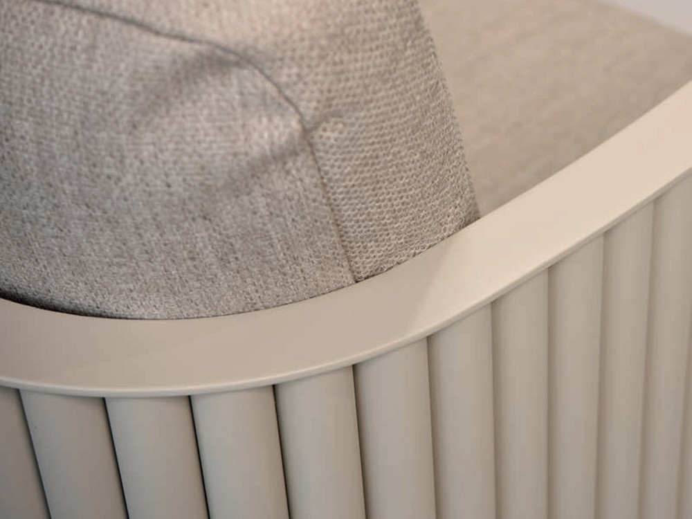 Cojines tapizados en tejido olefina del set Mónaco para terraza o jardín de Majestic Garden