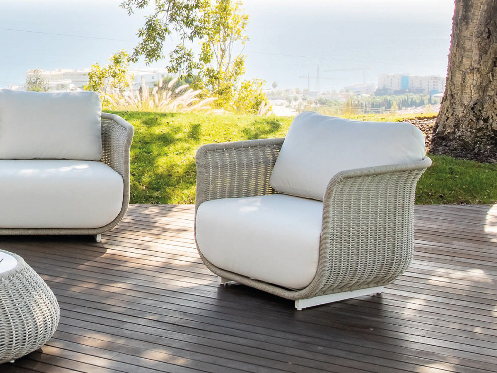 Compuesto por sofá, dos sillones y mesa de centro Navia de Majestic Garden