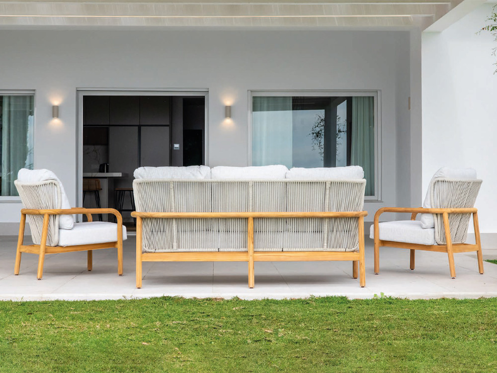 Compuesto por sofá, dos sillones y mesa de centro Nido de Majestic Garden