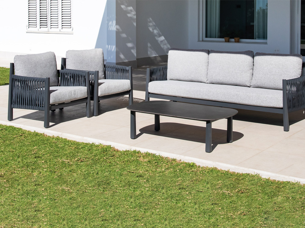 Compuesto por sofá, dos sillones y mesa de centro Danubio de Majestic Garden