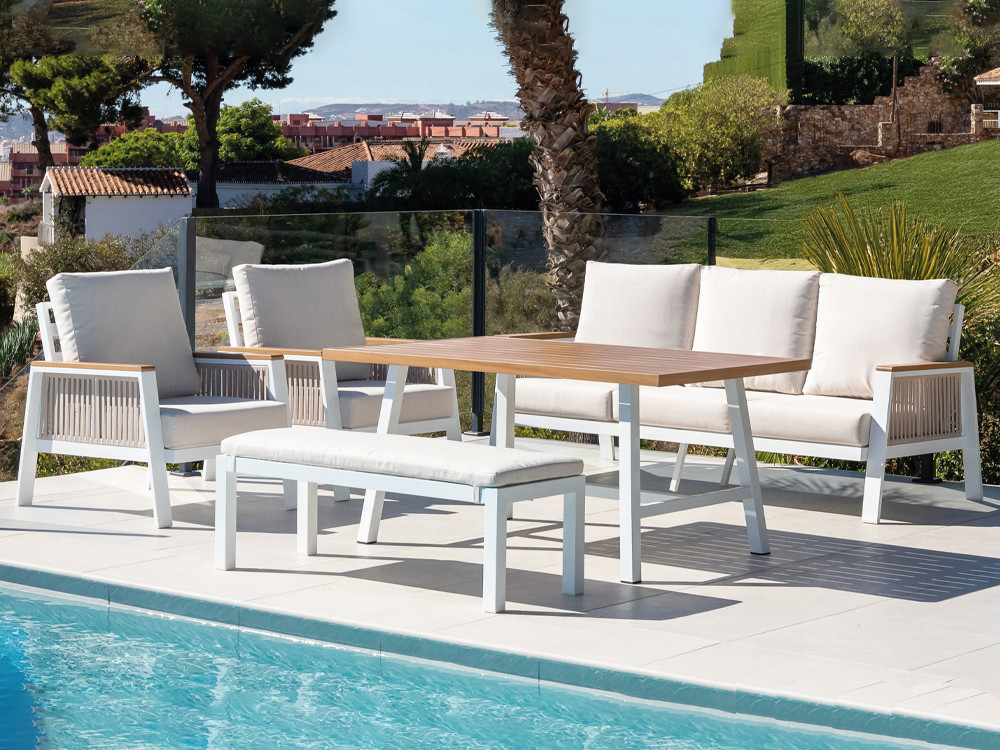 Compuesto por sofá, dos sillones y mesa de centro Misisipi de Majestic Garden