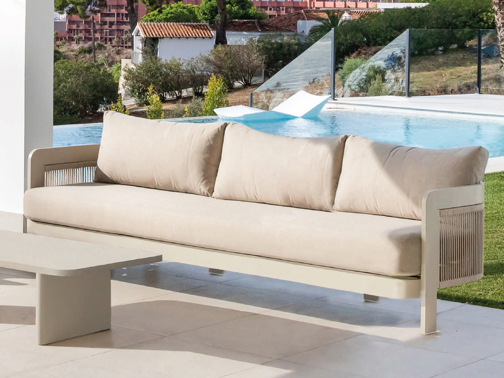 Compuesto por sofá, dos sillones y mesa de centro Condor de Majestic Garden