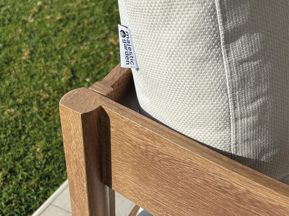 Compuesto por sofá, dos sillones y mesa de centro Sima de Majestic Garden