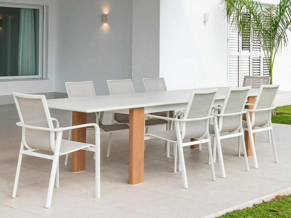 Combina la silla Arias con otras piezas de la colección de terraja y jardín Majestic Garden