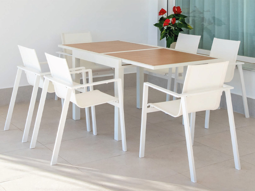 Mesa de aluminio con sobre imitación madera Chubut de Majestic Garden