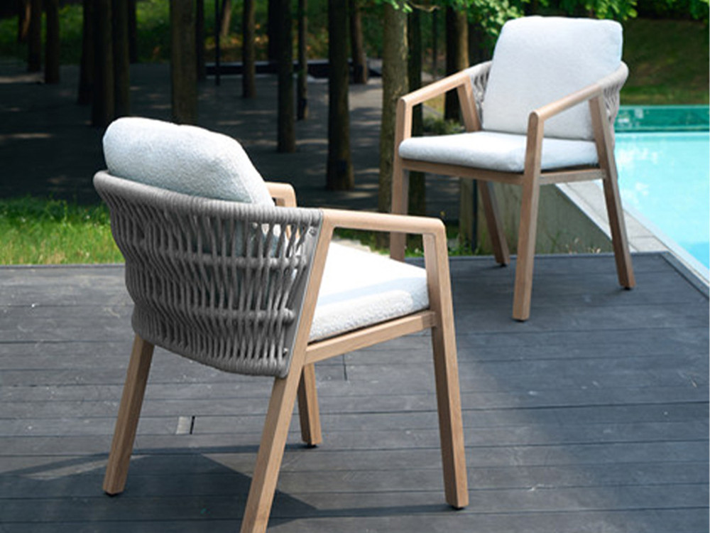 Cojinería tapizada en tejido Olefina gris de Majestic Garden