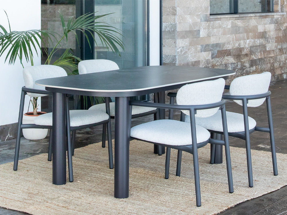 Combina la silla Luján con otras piezas de la colección de terraza y jardín Majestic Garden