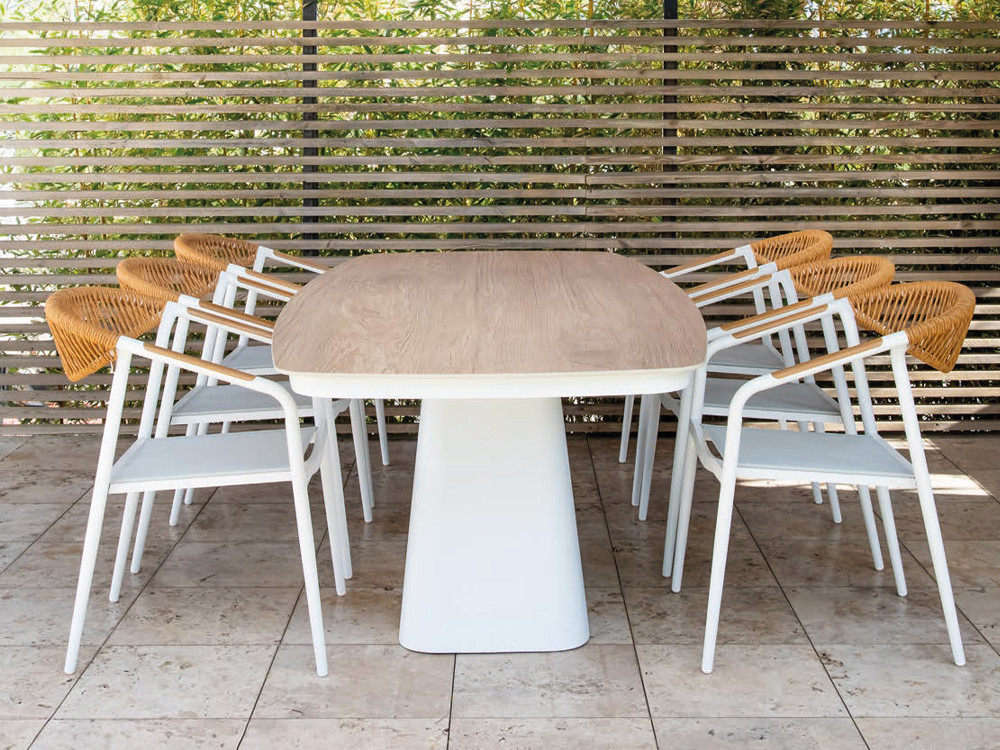 Mesa para exterior de aluminio Quilmes Majestic Garden