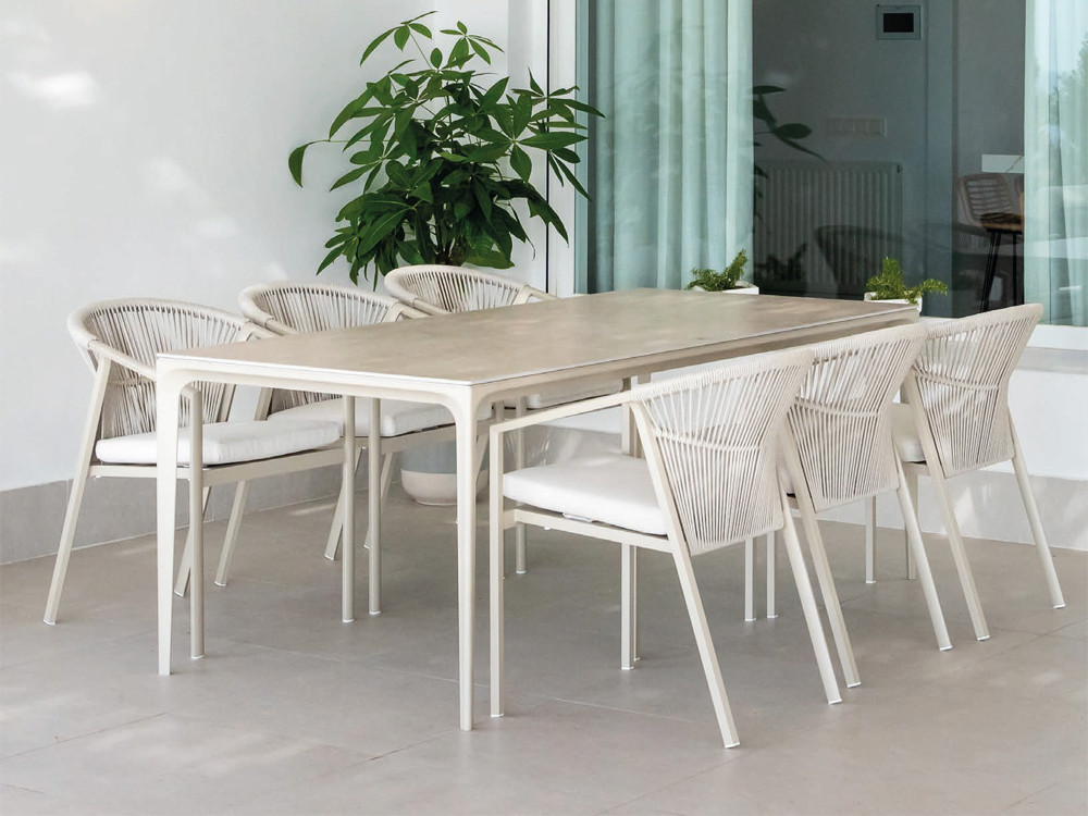 Combina la silla Condor con otras piezas de la colección de terraza y jardín Majestic Garden