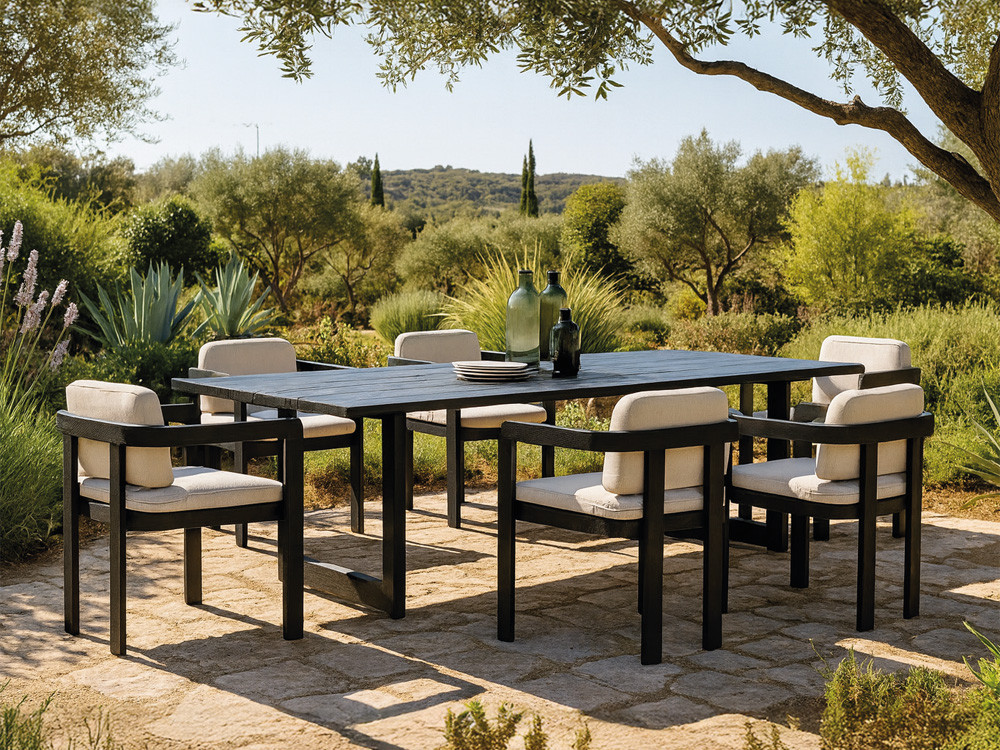 Combina la silla Córcega Black con otras piezas de la colección de terraza y jardín Majestic Garden