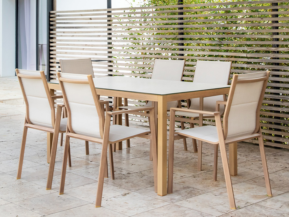 Mesa de aluminio imitación madera y sobre porcelánico Male de Majestic Garden