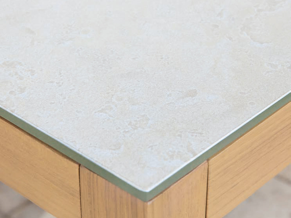 Sobre porcelánico de la mesa Male de Majestic Garden