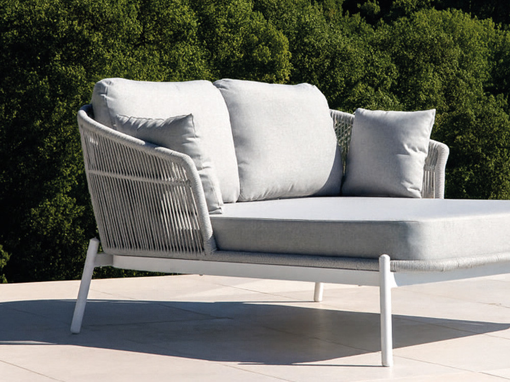 Daybed Mara con cojines en tapizado Olefina de Majestic Garden