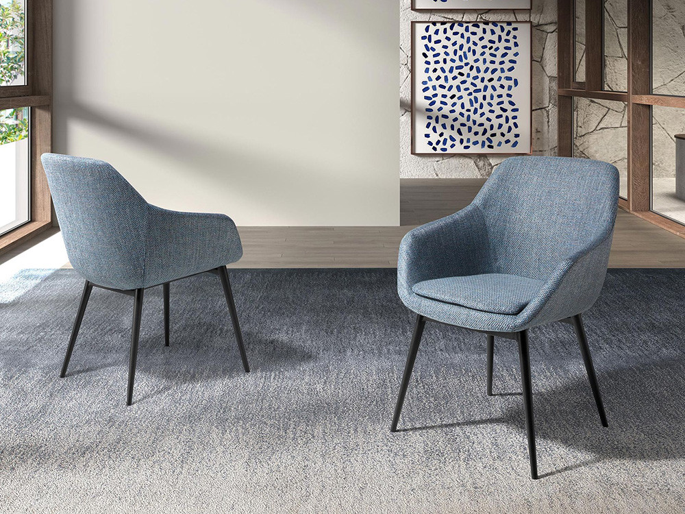 Tapizada en una original tejido jaspeado, silla 4221 de Ángel Cerdá