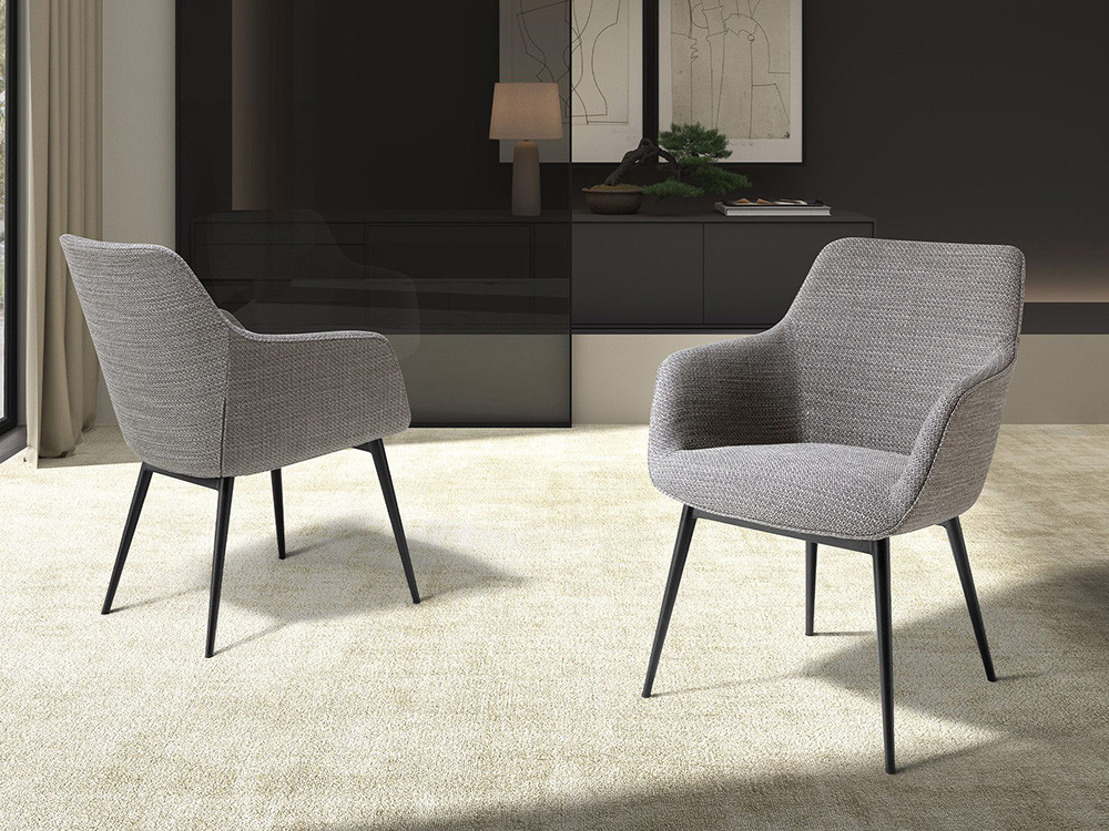 Tapizada en una original tejido jaspeado, silla 4222 de Ángel Cerdá