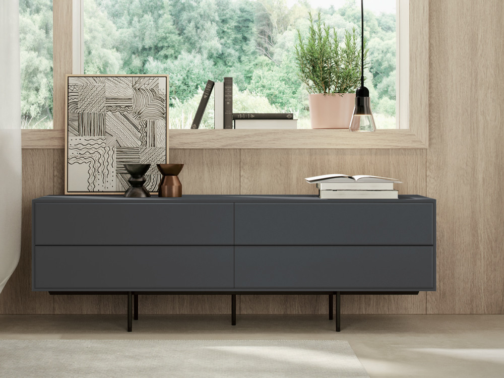 Con cuatro cajones de la cómoda F-10 de Besform