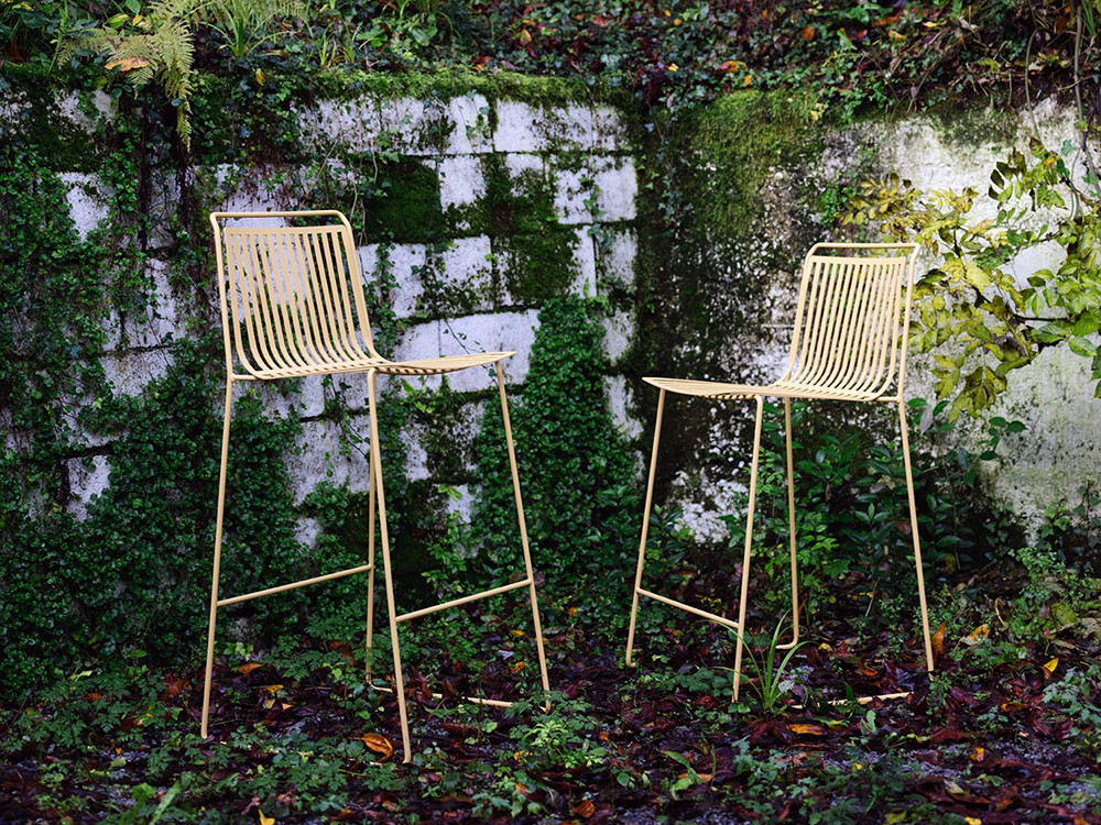 Taburete para exterior de acero epoxy Alo Outdoor de Ondarreta