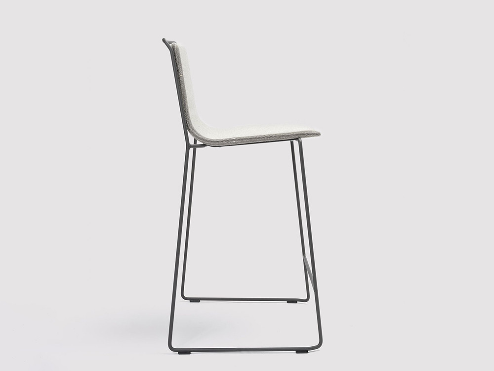 Taburete tapizado Alo ondarreta personalizable en acabados