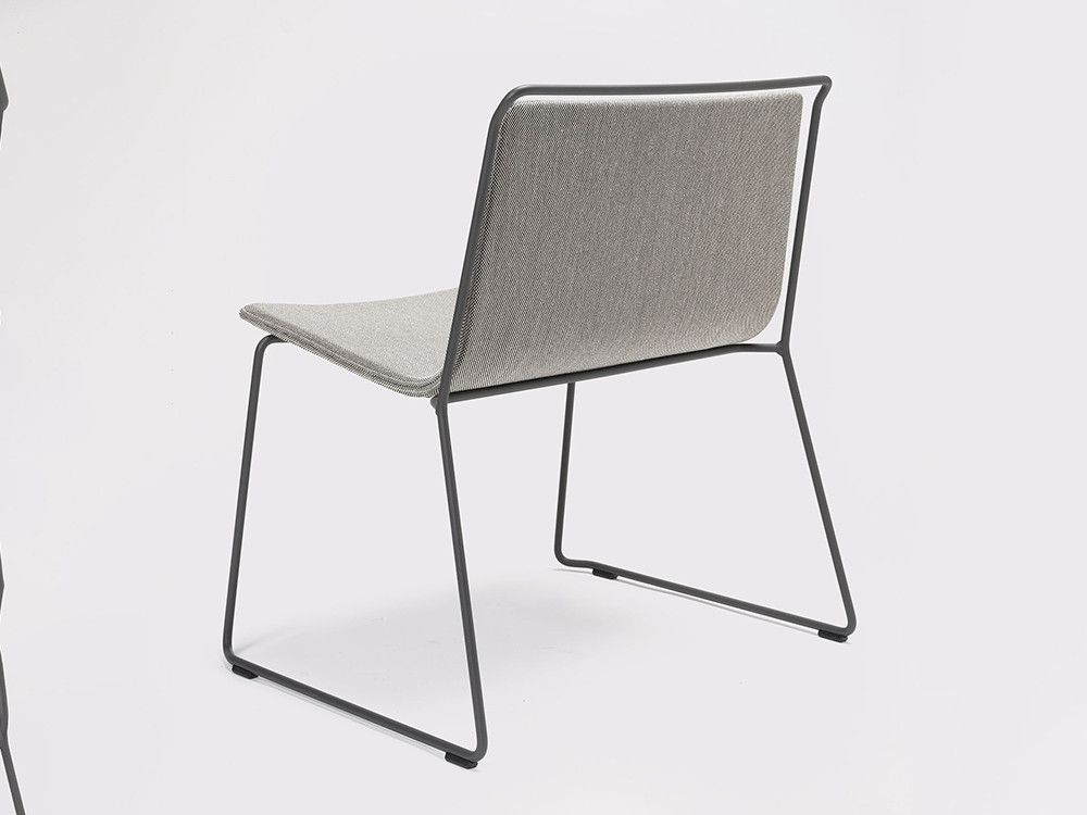 Puedes escoger los tapizados entre la carta de Ondarreta, personaliza tu silla Alo