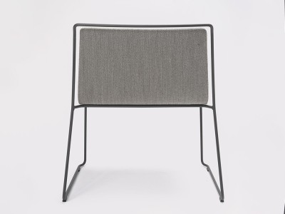 La silla apilable Alo Lounge de Ondarreta se puede personalizar y adaptarlo a tu hogar
