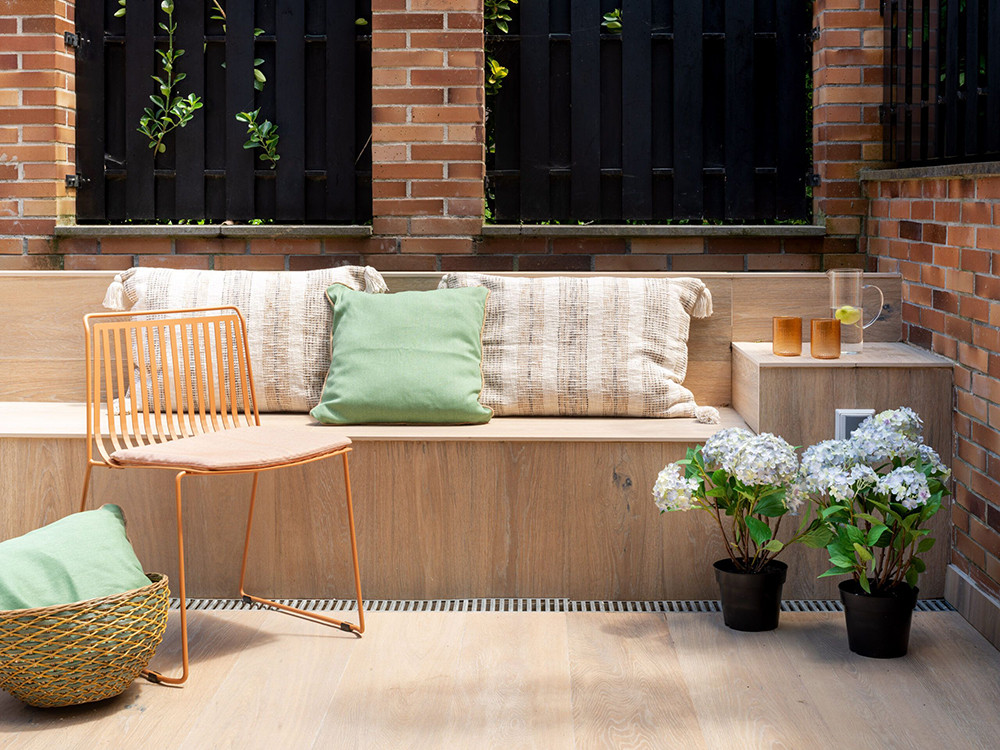 Silla de acero epoxy Alo Outdor para terraza o jardín de Ondarreta