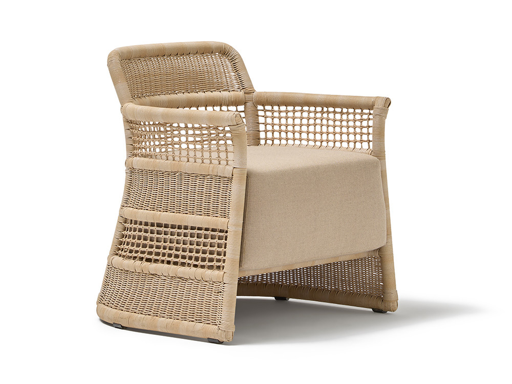 Sillón para terraza o jardín Escala de Point de fibra trenzada