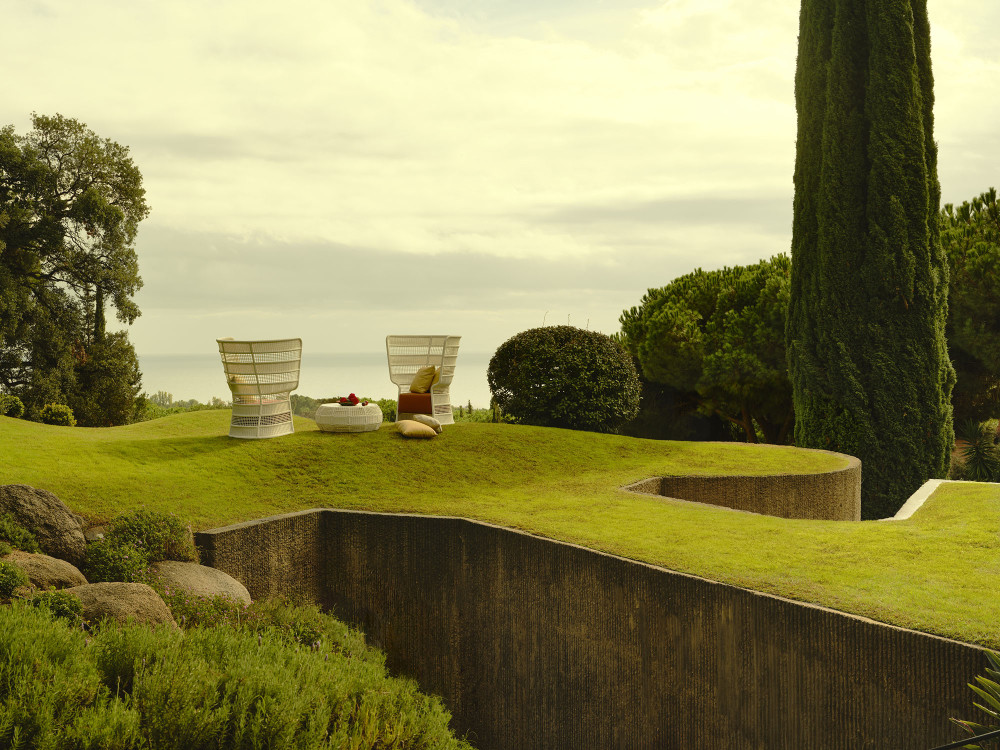 Disfruta de tu terraza o jardín con la colección Escala de Point